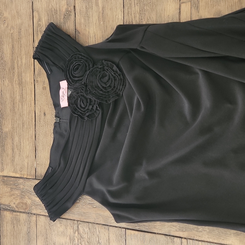 Eliza J Black Knee Length Dress - Picture 2 of 8